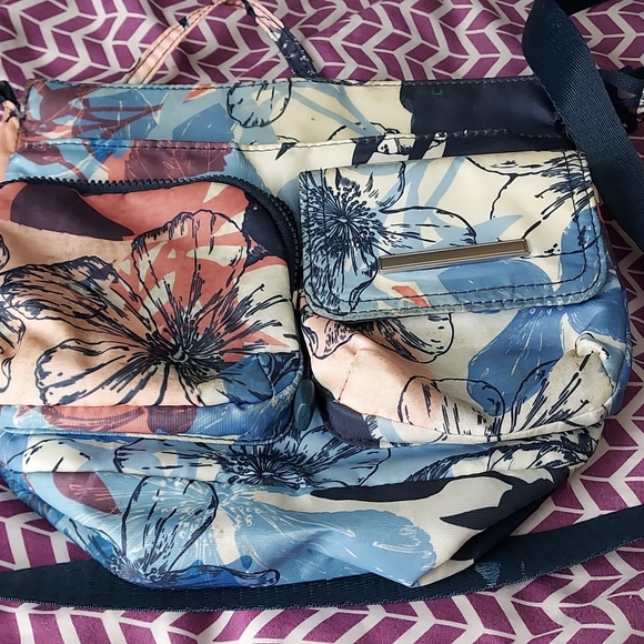 Purse - Picture 1 of 1